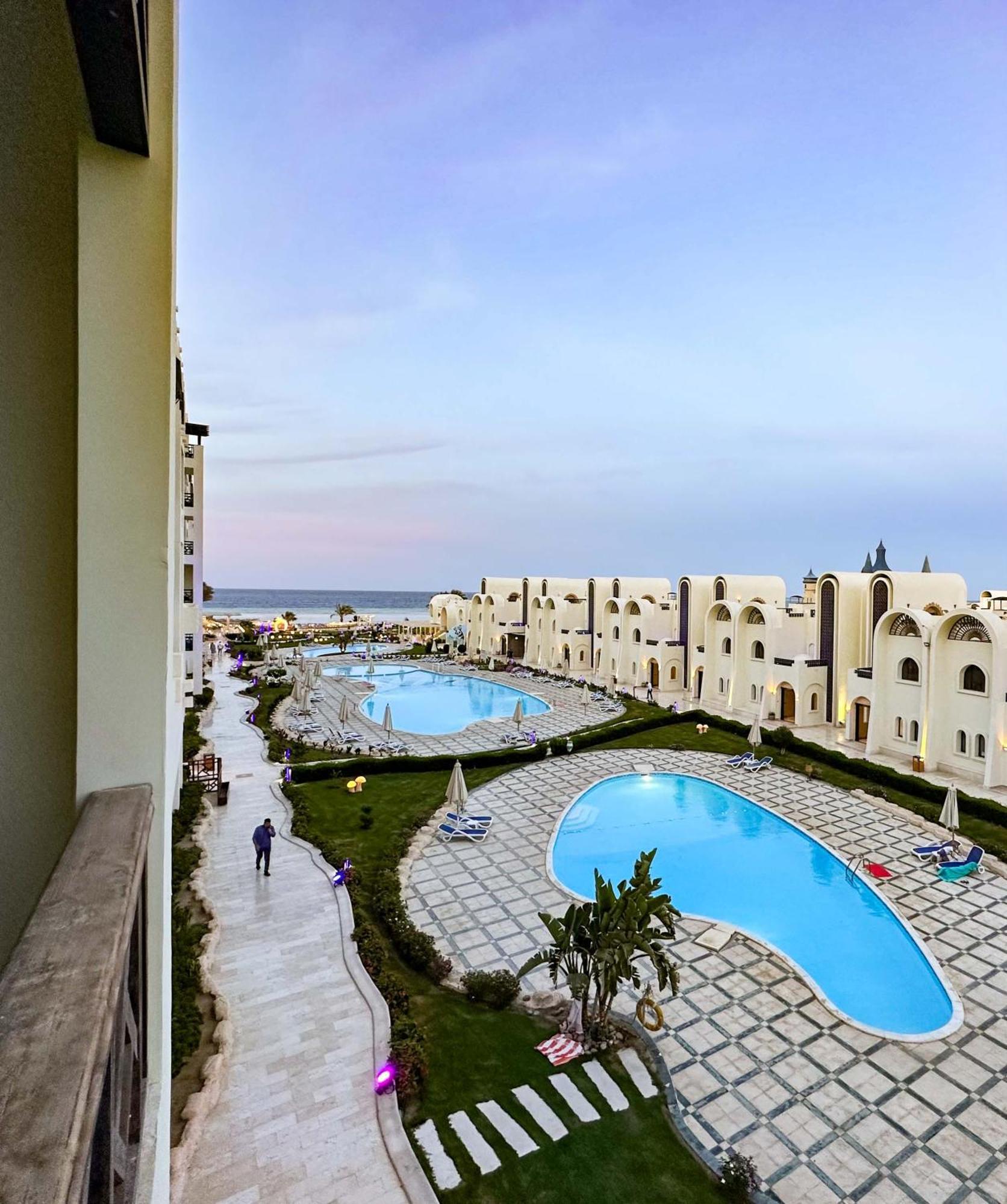 Luxury Beachfront Studio- Foreign Nationals Only Hurghada Exterior photo