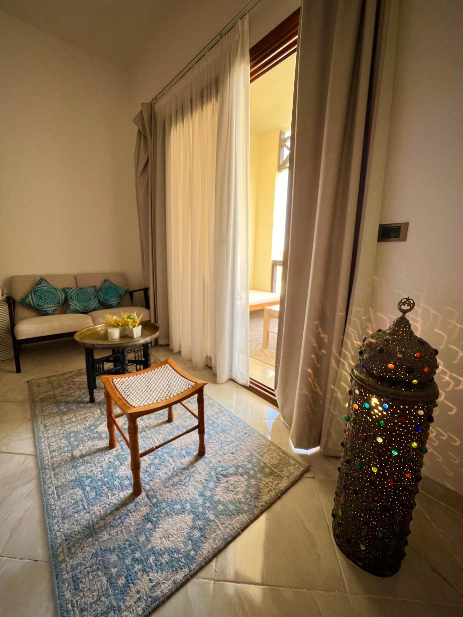 Luxury Beachfront Studio- Foreign Nationals Only Hurghada Exterior photo